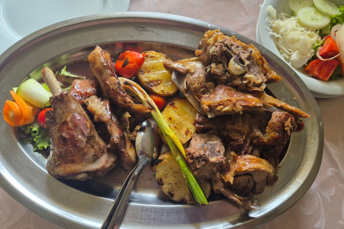 Janjetina u restoranu Konoba Kopačina