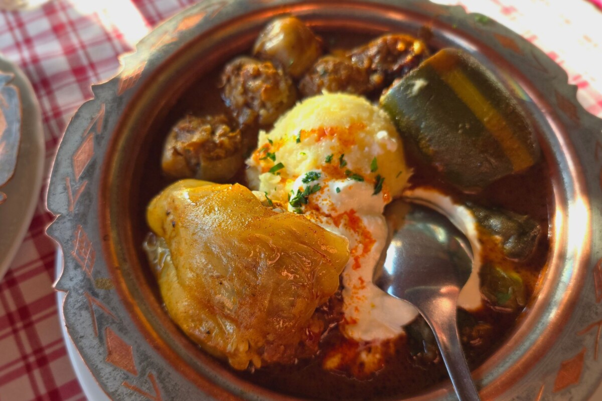 sarena-dolma-sofra