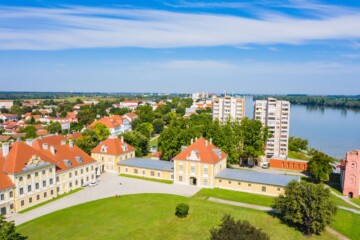 Dvorac Eltz u Vukovaru snimljen iz zraka