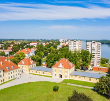 Dvorac Eltz u Vukovaru snimljen iz zraka