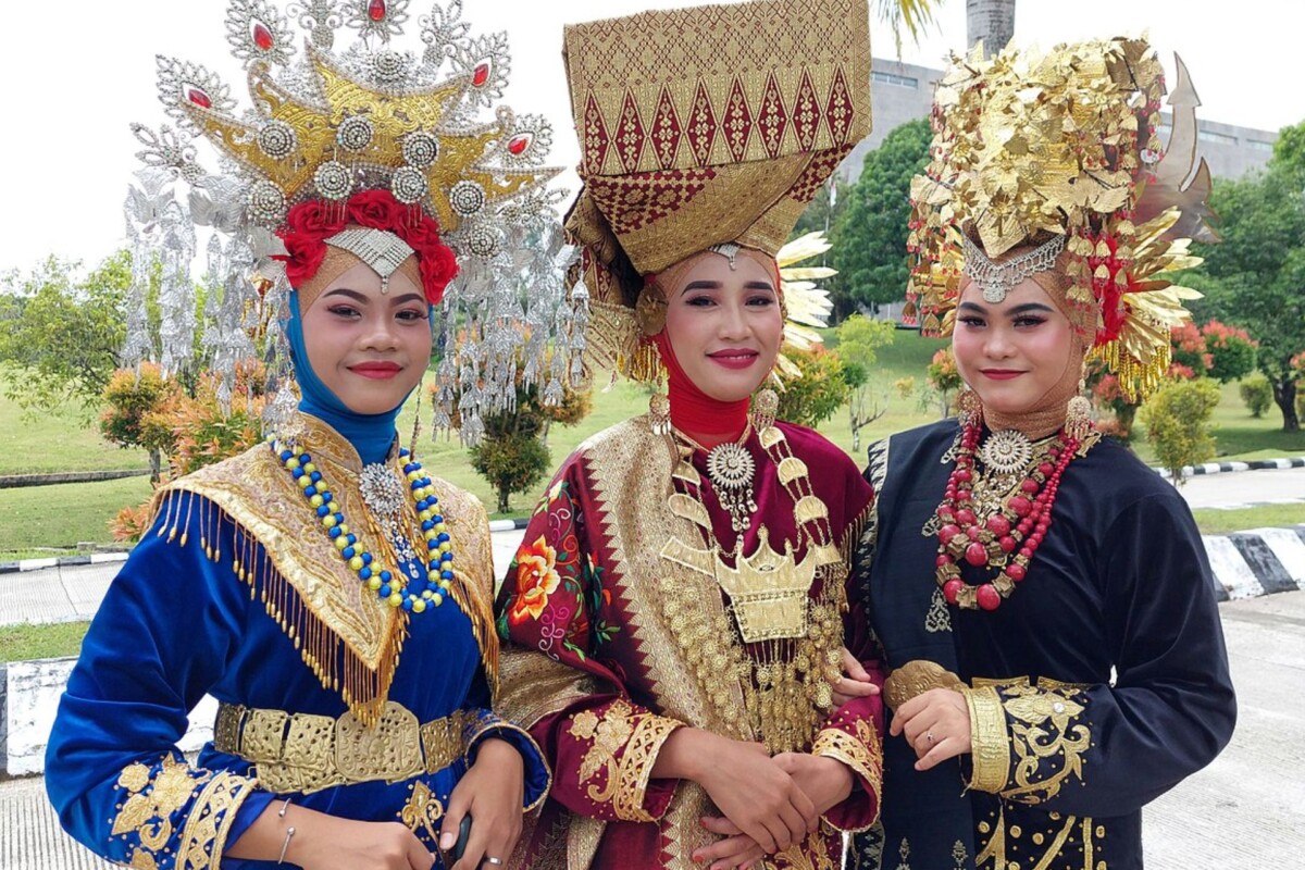 narod-minangkabau-indonezija