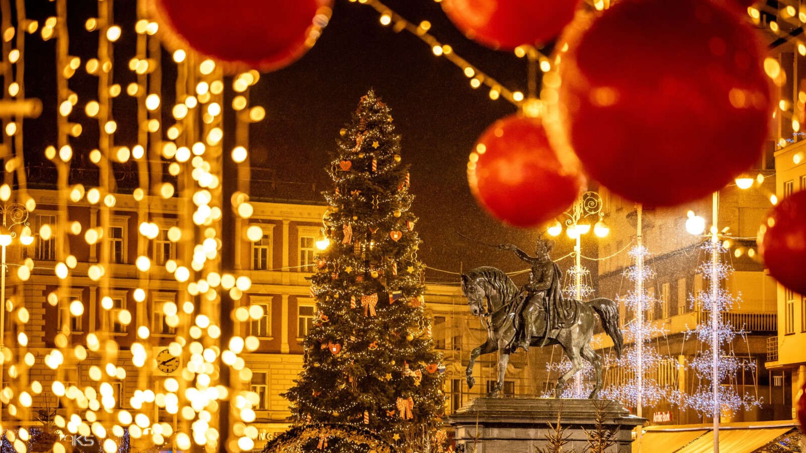 Advent u Zagrebu, Trg bana Jelačića