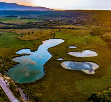 sarena-jezera-knin Pogled iz zraka na Šarena jezera kod Knina