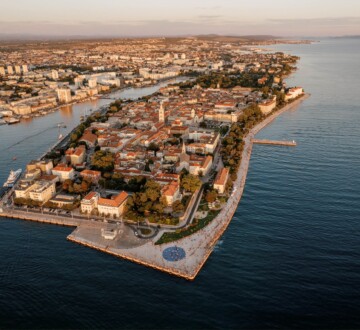 zadar-poluotok Panorama grada Zadra i poluotok snimljen iz zraka