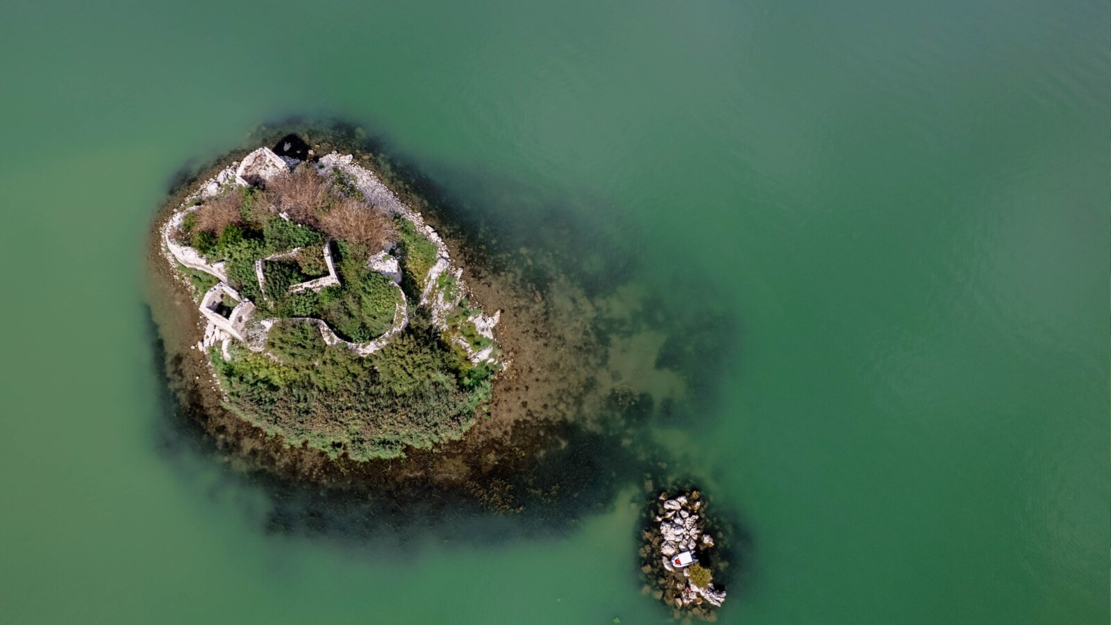 otok-grmozur-crna-gora