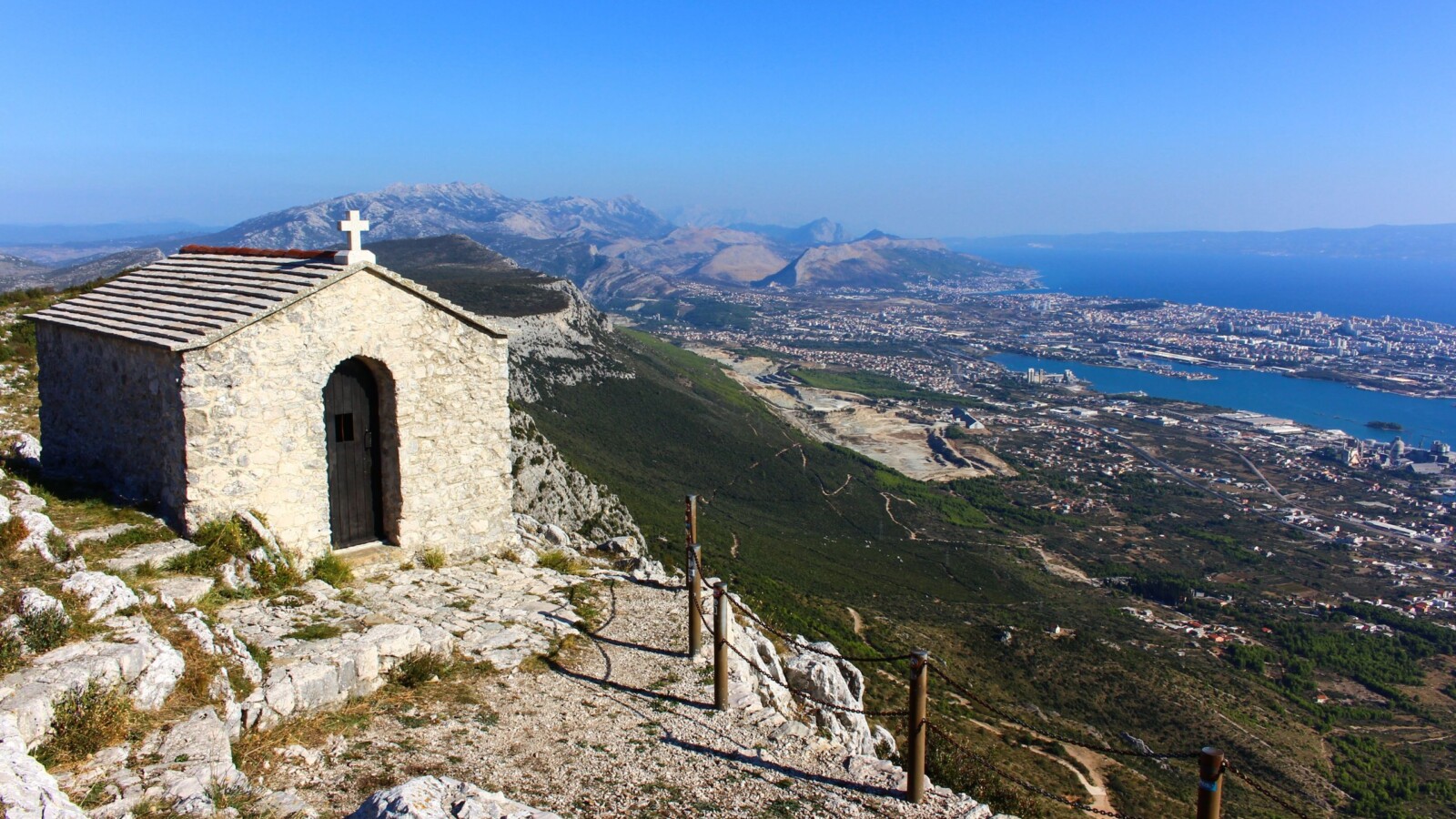 kozjak-brdo-crkvica-pogled