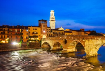 most-ponte-pietra-verona-noću