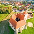 stari-grad-djurdjevac Pogled iz zraka na Stari grad Đurđevac okružen zelenilom