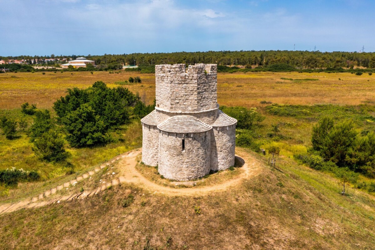 grad-nin-crkva-nikola