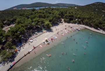 tisno-plaza