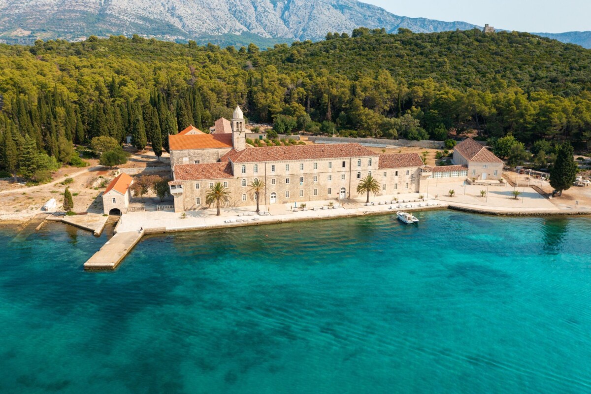 otocic-badija-samostan4