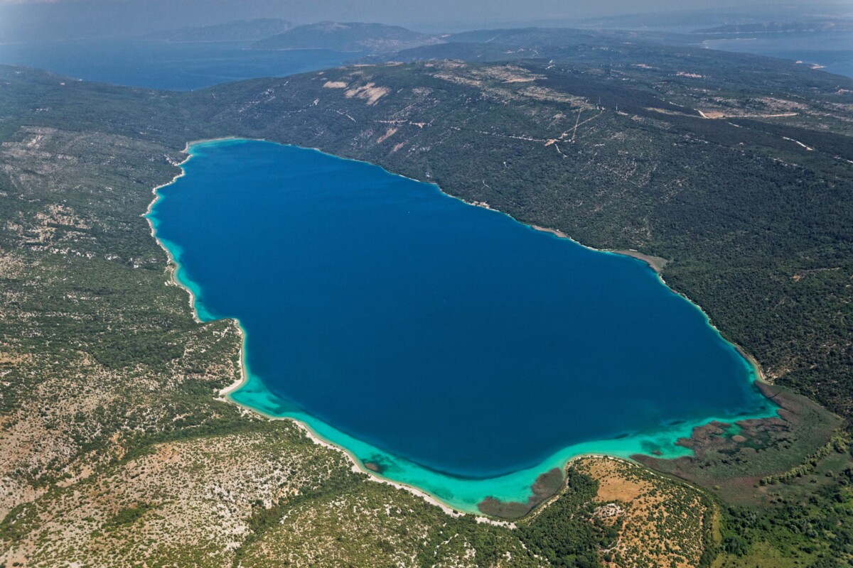vransko-jezero-na-cresu