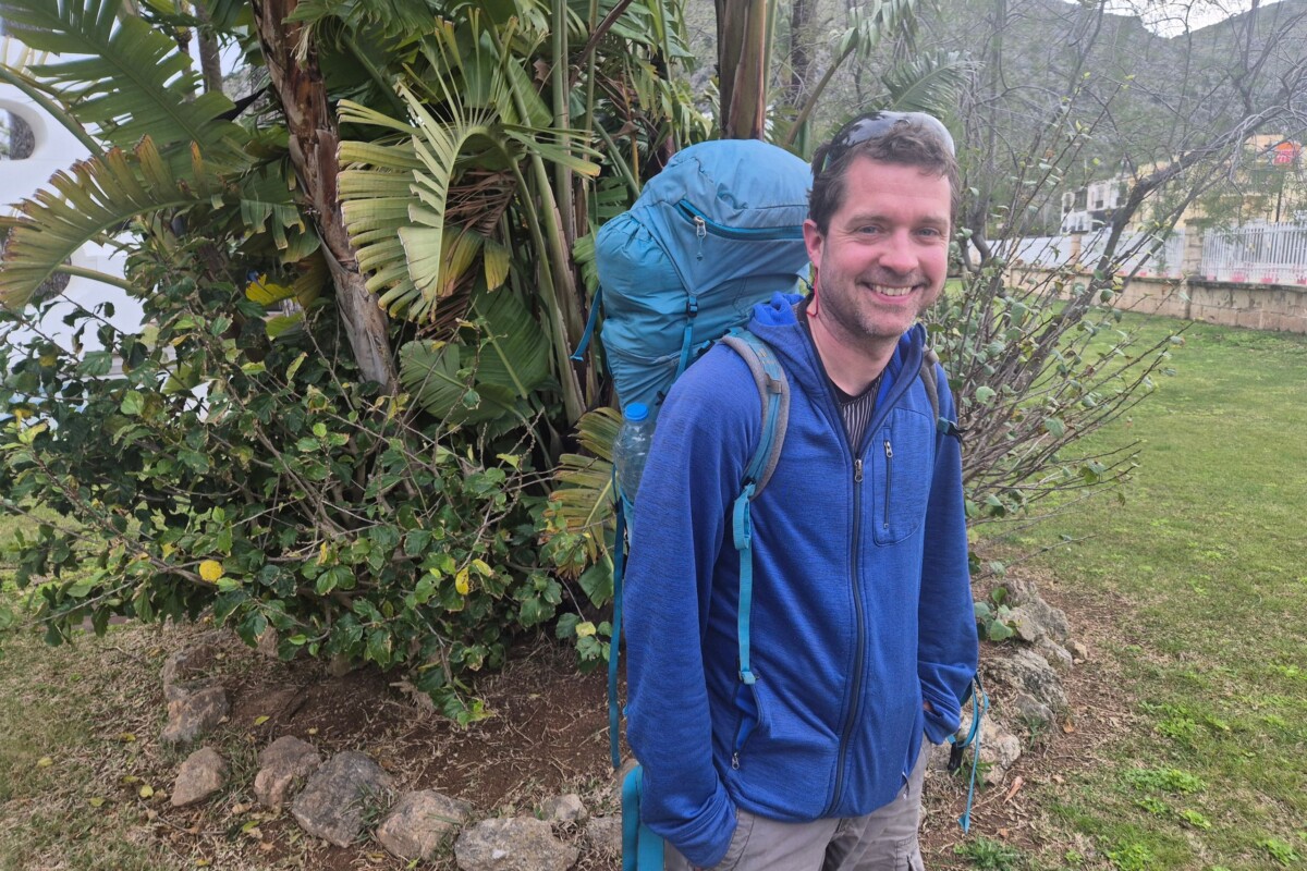 Znanstvenik Christoph Gebeshuber iz Austrije na Mallorci s ruksakom na leđima