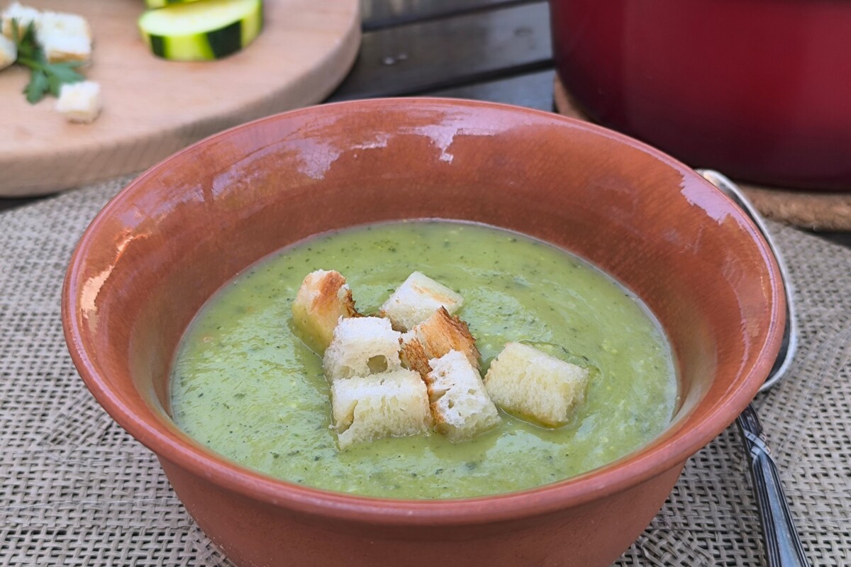 Krem juha od tikvica s krutonima, gotov domaći obrok