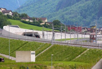 Svicarska tunel Gotthard Base1