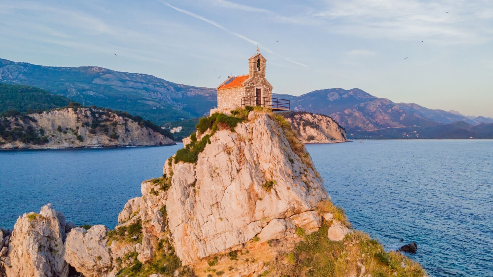 otocic-sveta-nedelja-crna-gora