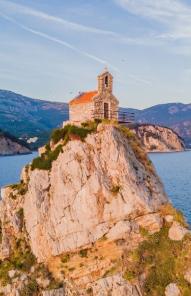 otocic-sveta-nedelja-crna-gora