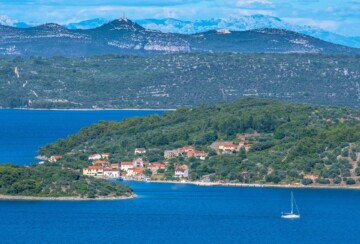 otok Rava1