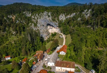 predjamski-dvorac-slovenija4
