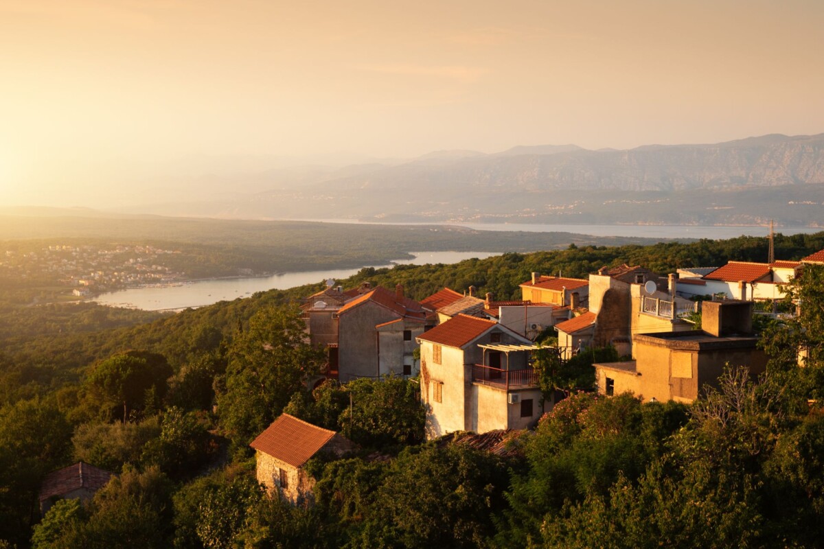 uvala-soline-otok-krk-pogled-dobrinj