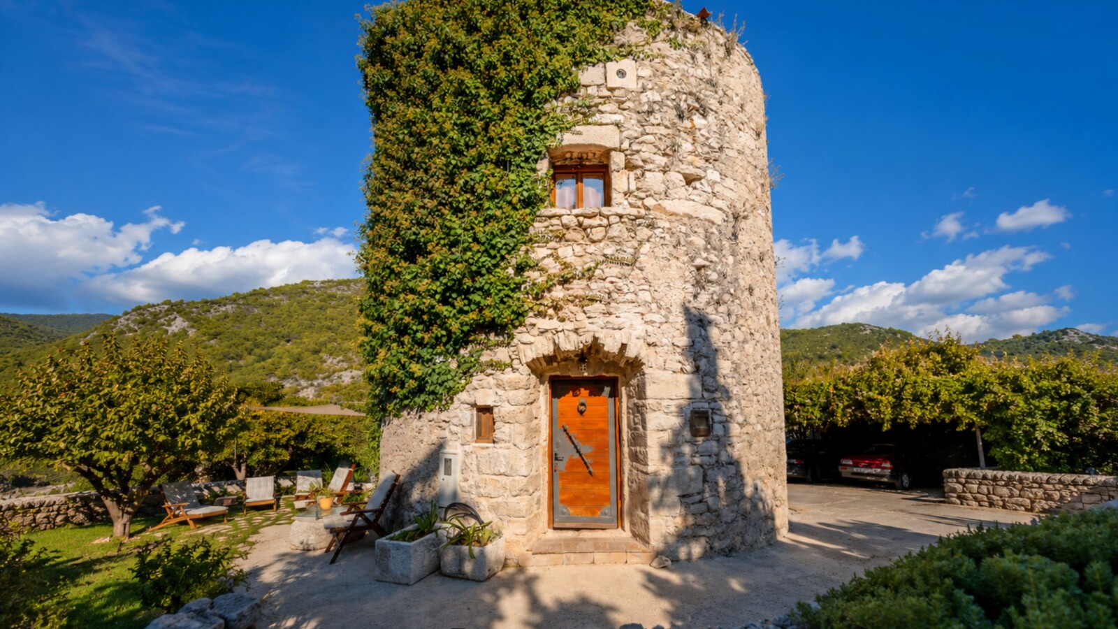 vjetrenjaca-na-hvaru-smjestaj
