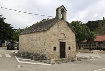 crkva-nerezisca-otok-brac