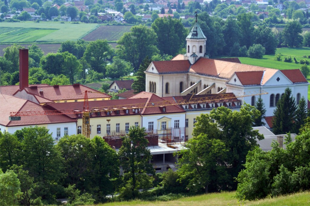 Šačica redovnika u našem je susjedstvu izgradila čitav grad! Proizvodili su struju i sir, liječili ljude i vodili više od 20 obrta