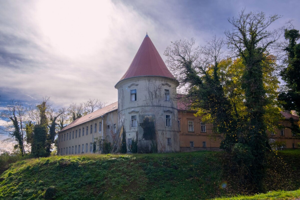 dvorac Kerestinec2