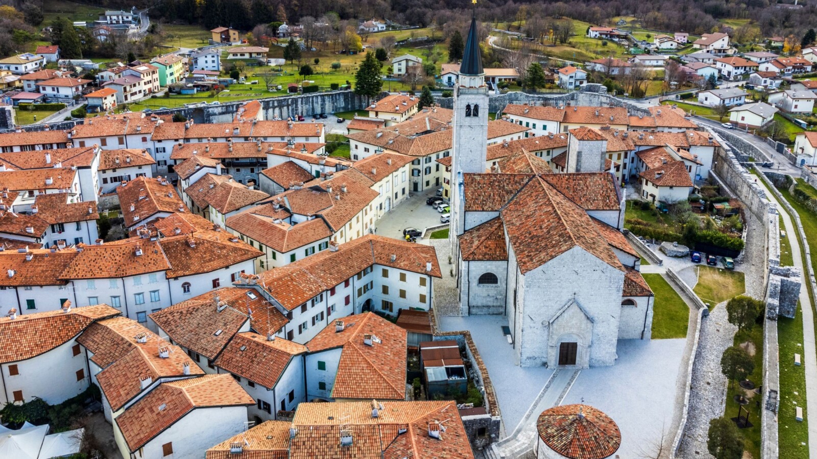 grad-venzone-italija