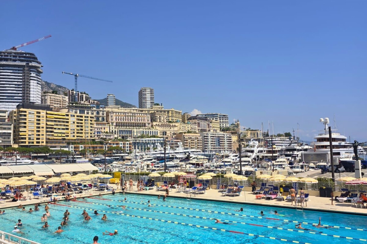 monako-monte-carlo-vizura-grada-bazen
