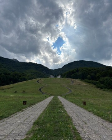 np-sutjeska-tjentište-spomenik-bitka-na-sutjeski