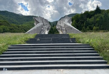 np-sutjeska-tjentište-spomenik-bitka-na-sutjeski-8