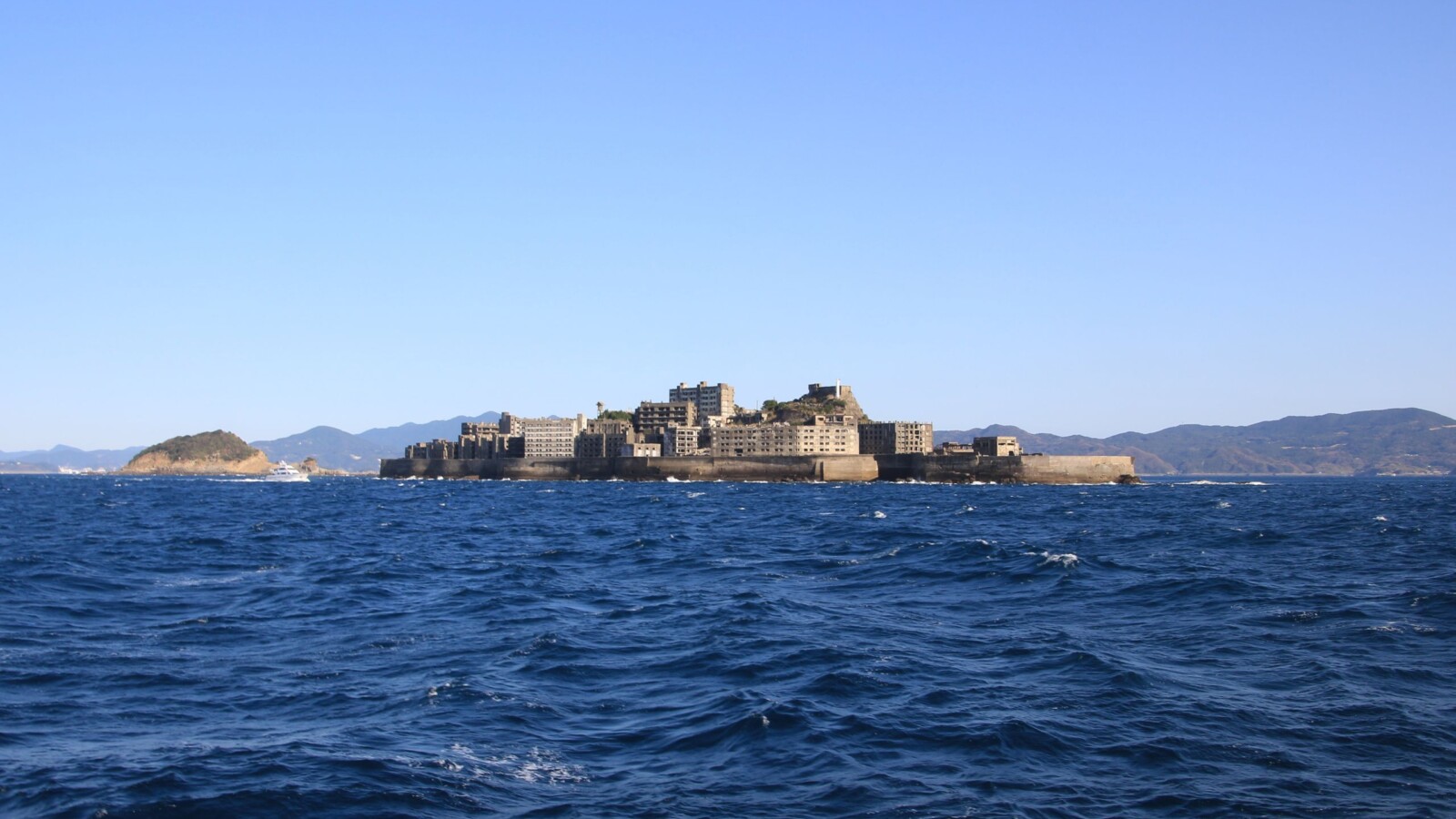otok-hashima-japan