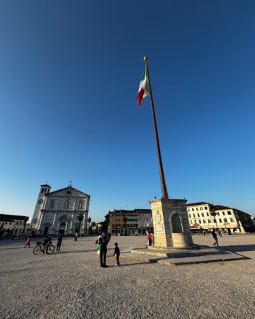 palmanova-italija-piazza-grande-stijeg