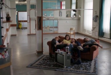 serija-crashing-7