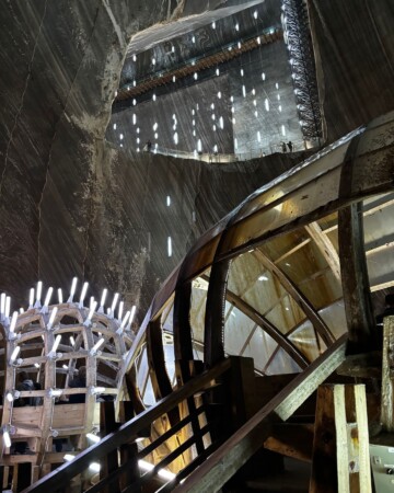 salina-turda-pogled-gore-iz-terezijine-jame