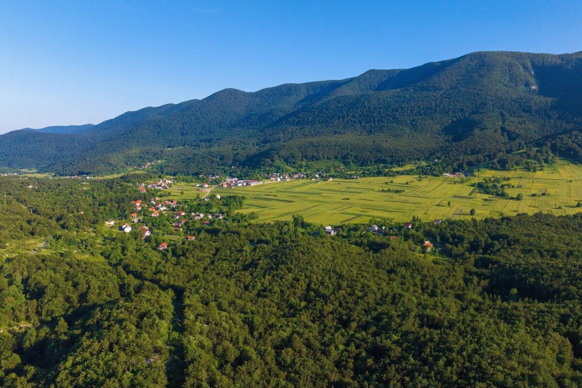 selo-krasno-velebit