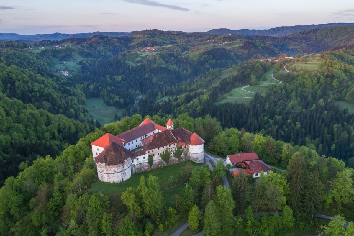 dvorac-turjak-slovenija5