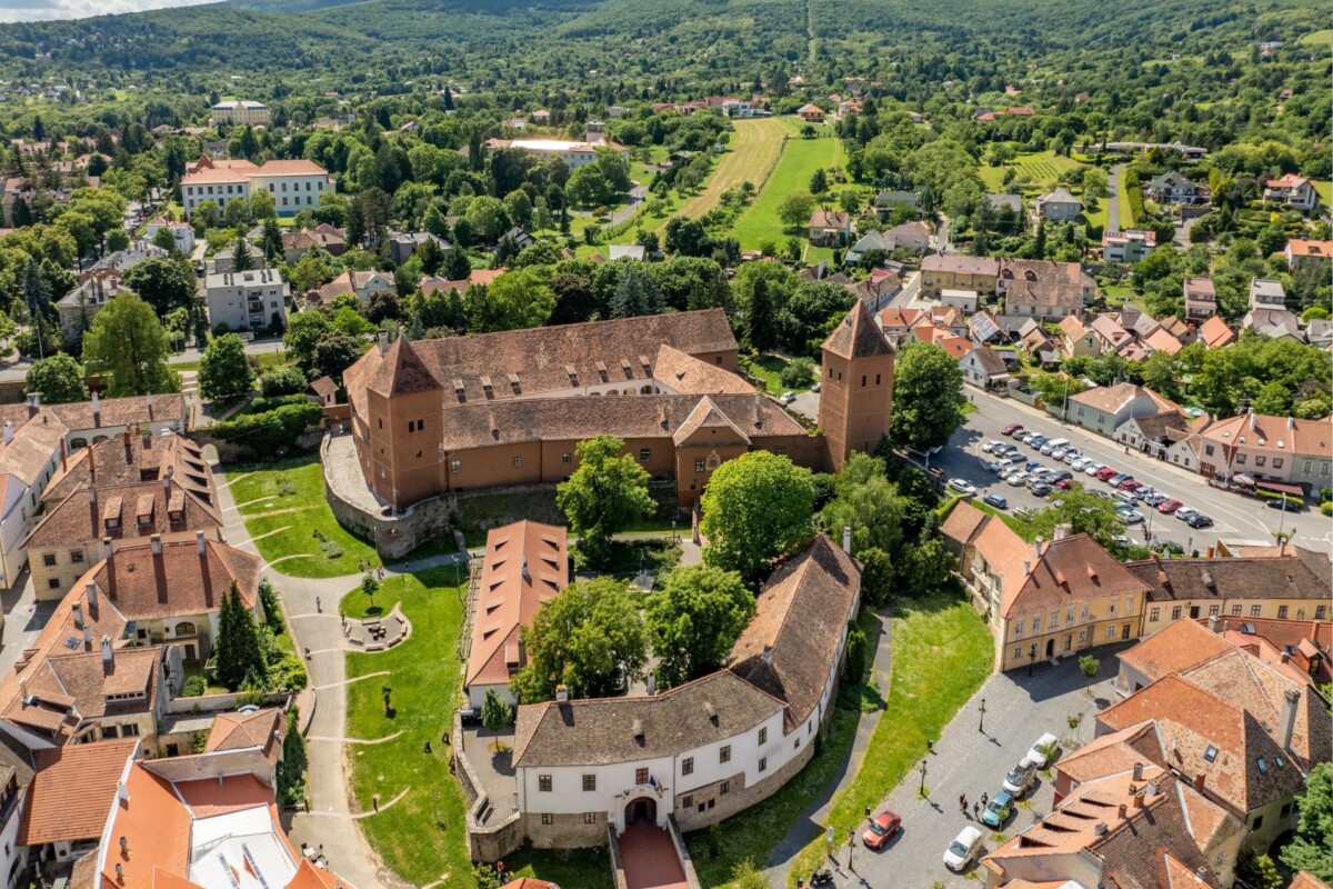 grad-kiseg-madarska
