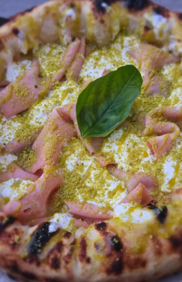 pizza-s-mortadelom-pizzerija-kono